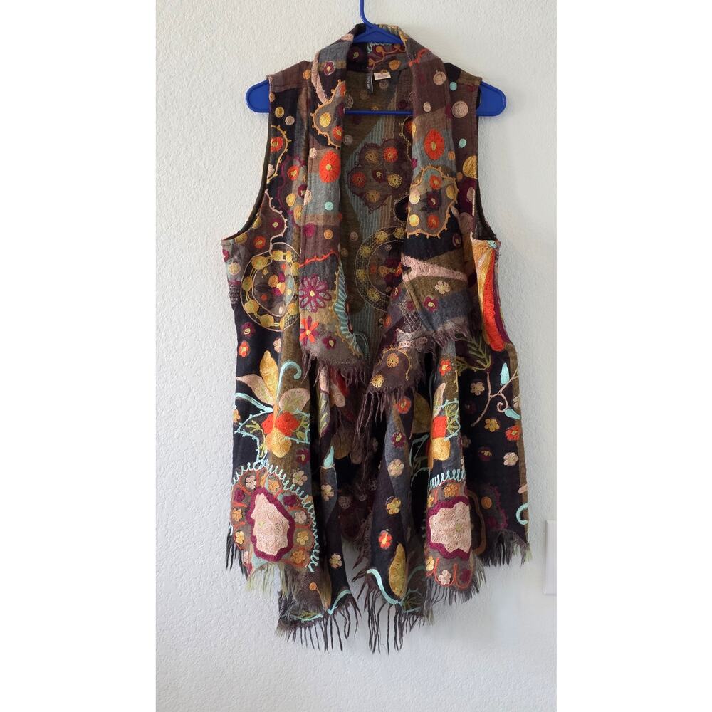 ANU Medium lightweight 100% Wool Broidered Open Sleeveless Vest/Cardigan